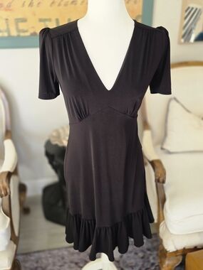 Michael Kors Black V-Neck Short Sleeve Ruffle Hem Dress